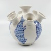 Silver darlings (2023) (onder)glazuur op aardewerk, tulpenvaas hoogte 15 cm (particuliere collectie)