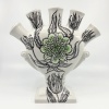 Green Tumb (2024) (onder)glazuur op aardewerk, hoogte 25 cm (particuliere collectie)