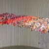 Bijen installatie (2019-2020) 600 zwevende bijen in Galerie Posthuys Texel, papier en zijdedraad, circa 250 x 100 x 150 cm (i.s.m. Marian Smit)